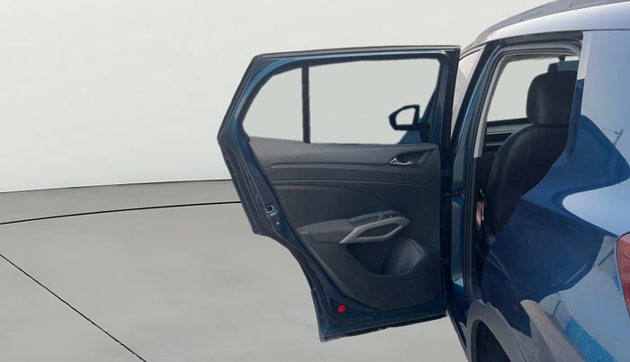 2025 Skoda KUSHAQ  Signature 1.0L TSI MT , Petrol, Manual, 4,742 km, LHS Rear Door