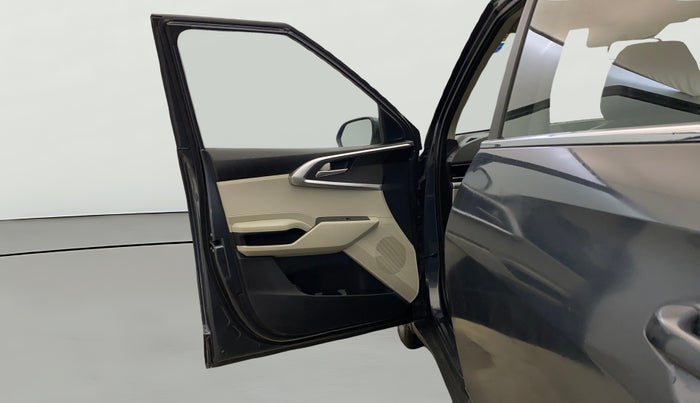 2022 KIA CARENS PRESTIGE 1.5 PETROL 7 STR, Petrol, Manual, 31,276 km, LHS Front Door