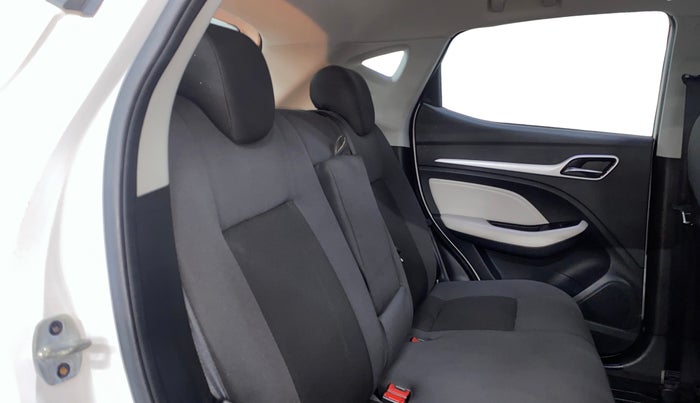 2022 MG ASTOR SUPER EX 1.5 MT, Petrol, Manual, 15,560 km, Right Side Rear Door Cabin