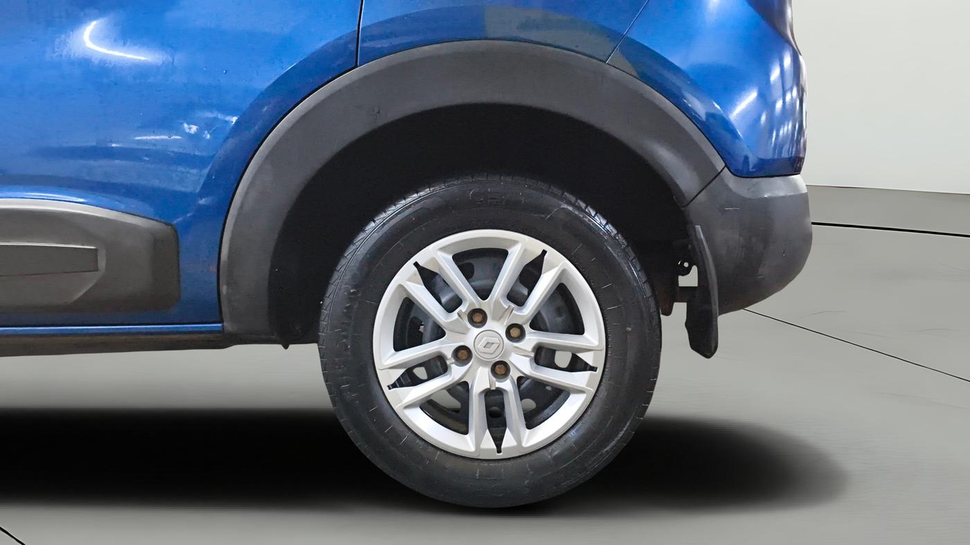 2021 Renault TRIBER RXL MT, Petrol, Manual, 33,337 km, Left Rear Wheel