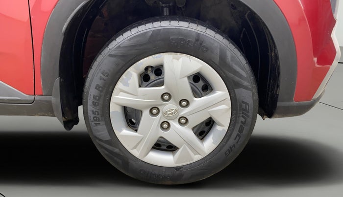 2021 Hyundai VENUE S 1.2, Petrol, Manual, 52,080 km, Right Front Wheel