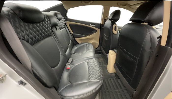 2016 Hyundai Verna 1.6 VTVT SX, Petrol, Manual, 84,819 km, Right Side Rear Door Cabin