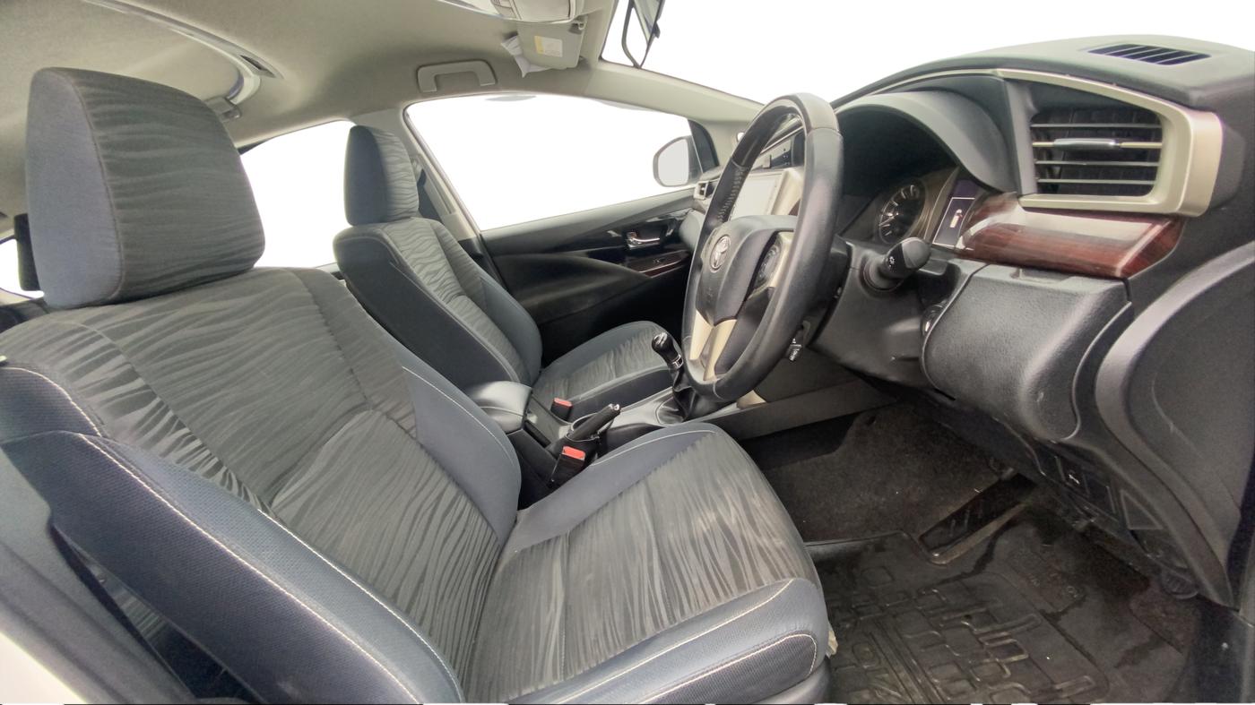 2022 Toyota Innova Crysta 2.7 VX 7 STR, Petrol, Manual, 70,083 km, Right Side Front Door Cabin