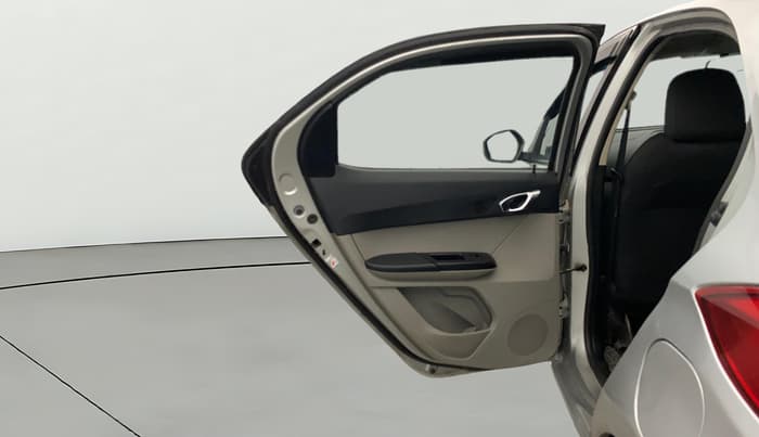 2018 Tata Tiago XZ PETROL, Petrol, Manual, 1,81,325 km, LHS Rear Door