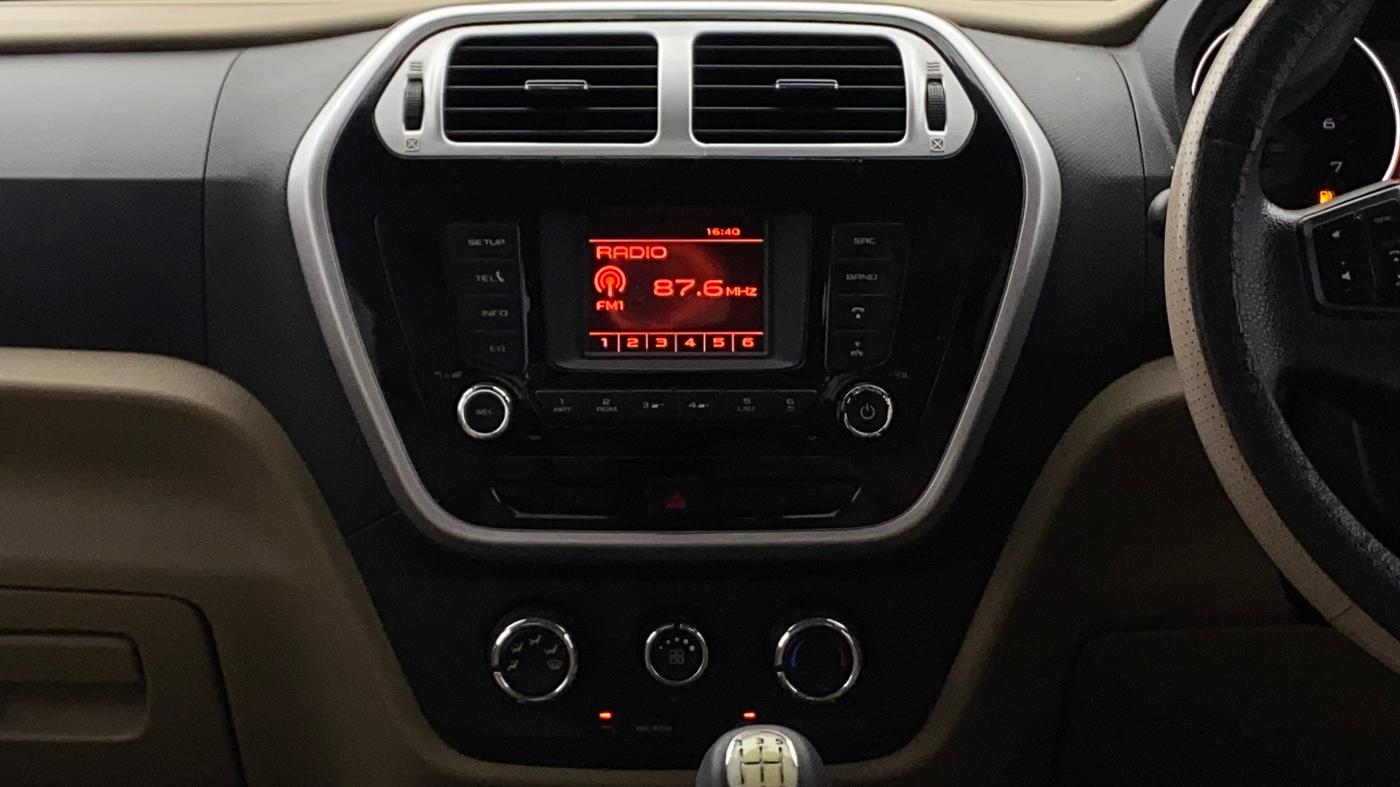 2016 Mahindra TUV300 T8, Diesel, Manual, 92,303 km, Air Conditioner