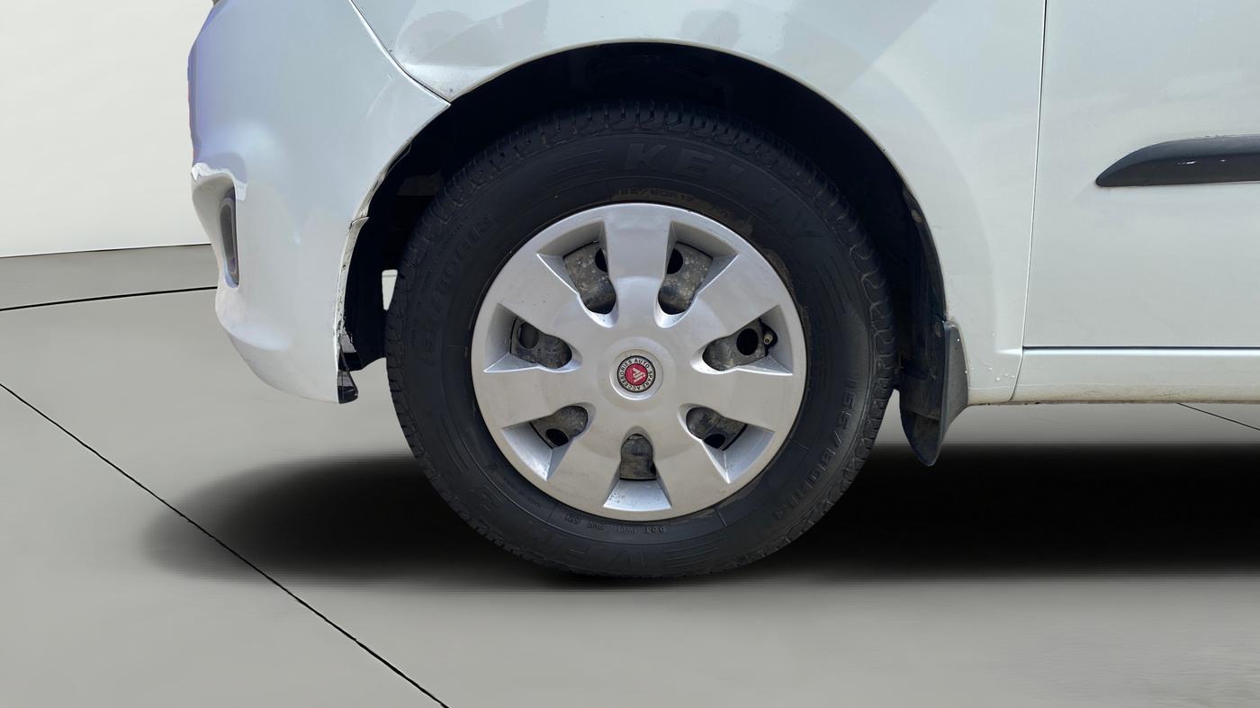 2013 Hyundai i10 MAGNA 1.2, Petrol, Manual, 63,644 km, Left Front Wheel