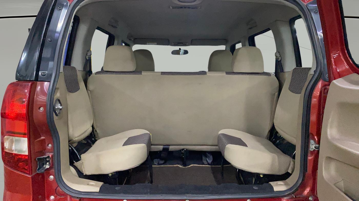 2016 Mahindra TUV300 T8, Diesel, Manual, 28,751 km, Boot Open Zoomed View