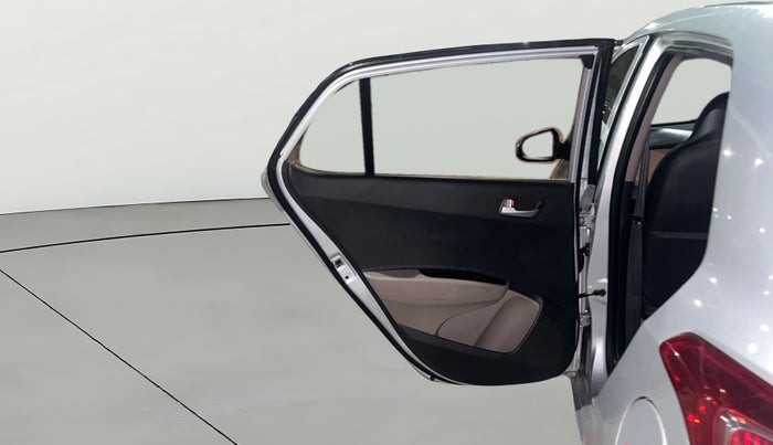 2017 Hyundai Grand i10 SPORTZ 1.2 KAPPA VTVT, Petrol, Manual, 1,00,173 km, LHS Rear Door