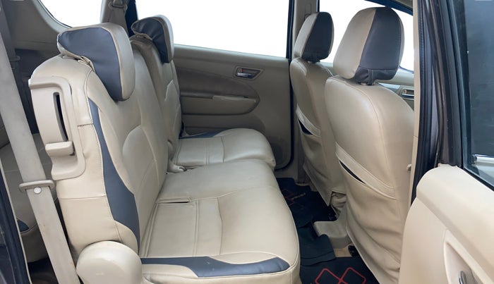 2014 Maruti Ertiga ZDI, Diesel, Manual, 1,15,731 km, Right Side Rear Door Cabin