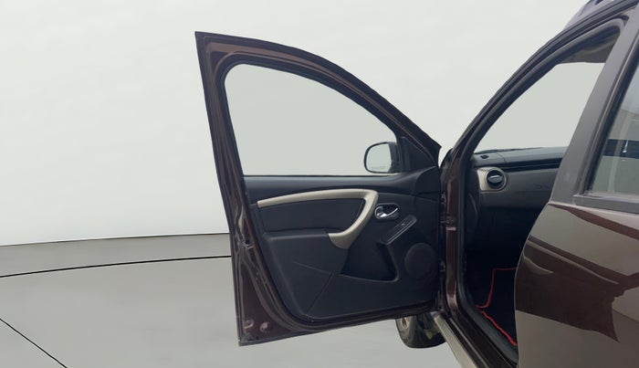 2021 Renault Duster RXZ 1.3 TURBO PETROL CVT, Petrol, Automatic, 49,685 km, LHS Front Door