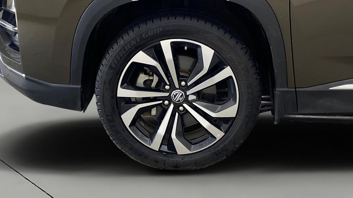 2024 MG HECTOR SAVVY PRO 1.5 TURBO CVT PETROL, Petrol, Automatic, 15,620 km, Left Front Wheel