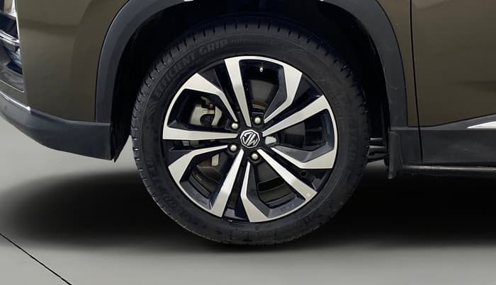 2024 MG HECTOR SAVVY PRO 1.5 TURBO CVT PETROL, Petrol, Automatic, 15,620 km, Left Front Wheel