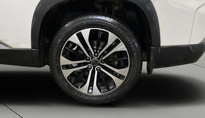2023 MG HECTOR PLUS SHARP PRO 1.5 TURBO MT 7 STR, Petrol, Manual, 19,985 km, Left Rear Wheel