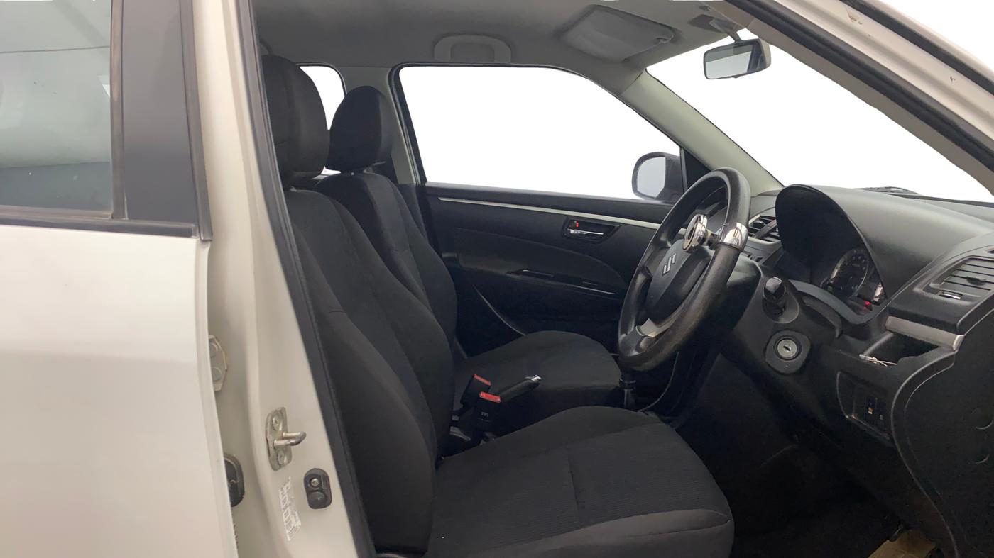 2016 Maruti Swift VXI, Petrol, Manual, 46,012 km, Right Side Front Door Cabin