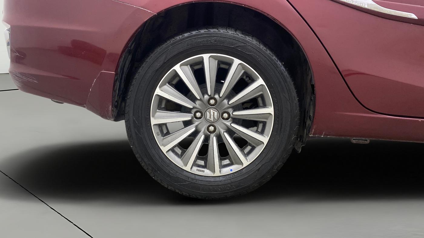 2019 Maruti Ciaz ALPHA  AT 1.5 SHVS PETROL, Petrol, Automatic, 60,463 km, Right Rear Wheel
