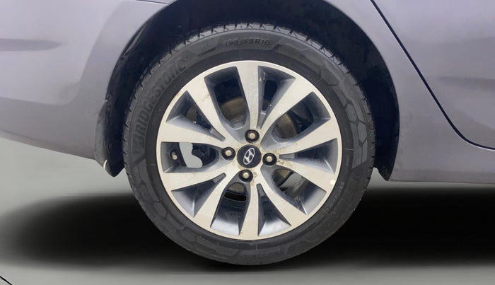 2014 Hyundai Verna FLUIDIC 1.6 CRDI SX, Diesel, Manual, 97,400 km, Right Rear Wheel