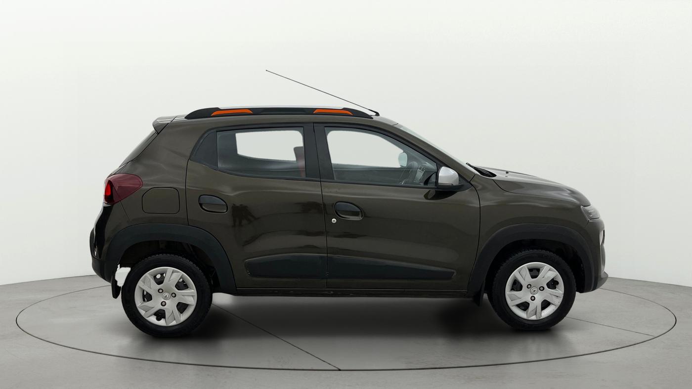 2025 Renault Kwid RXT 1.0 AMT, Petrol, Automatic, 16,638 km, Right Side View