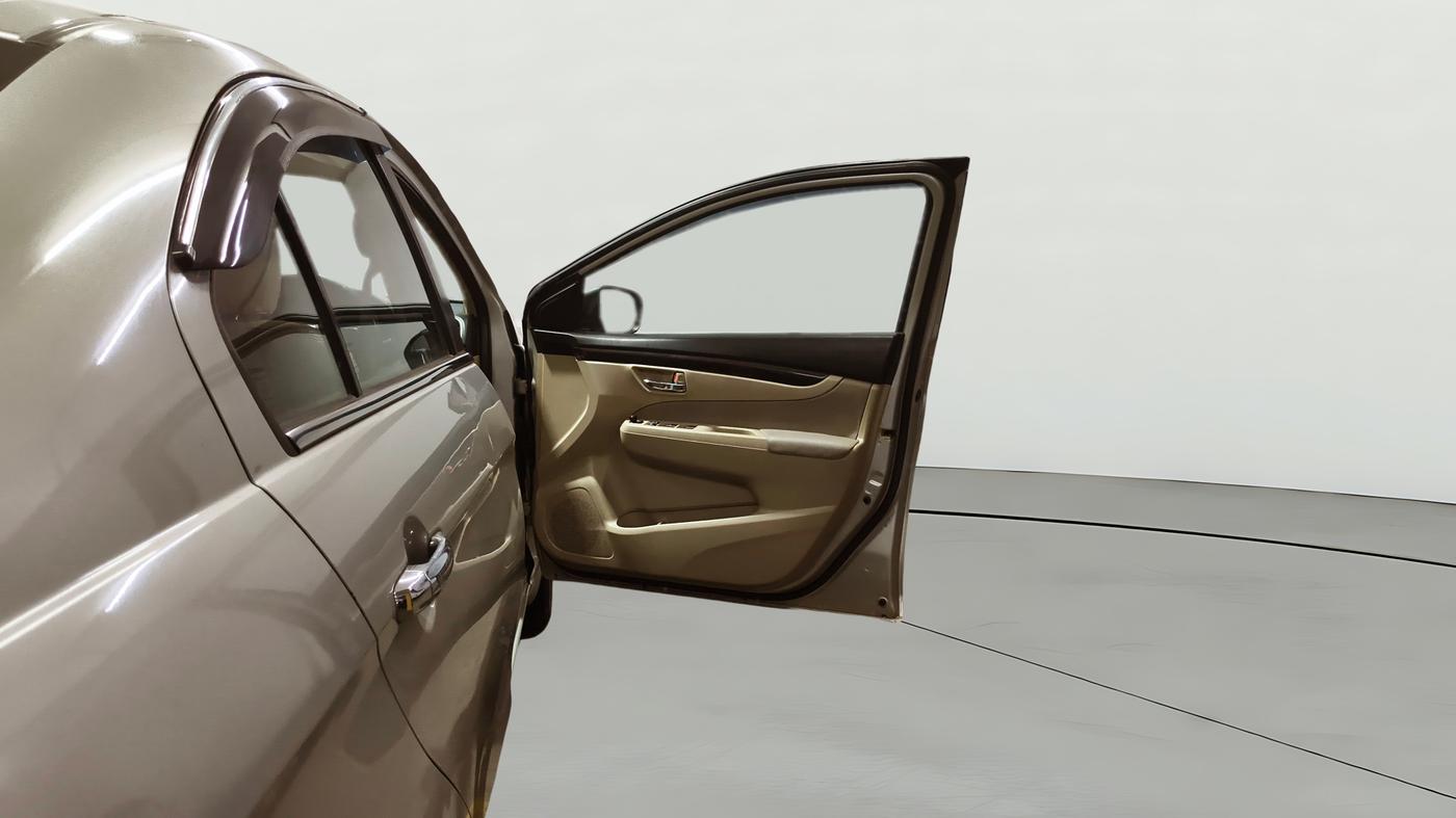 2016 Maruti Ciaz ZXI+, Petrol, Manual, 29,751 km, RHS Front Door