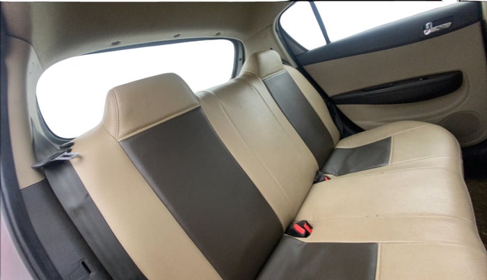 2013 Hyundai i20 MAGNA 1.2, Petrol, Manual, 94,273 km, Right Side Rear Door Cabin