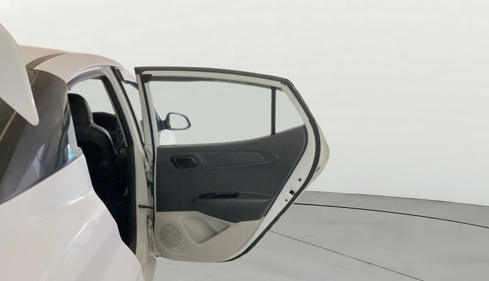 2022 Hyundai AURA S 1.2 CNG, CNG, Manual, 87,289 km, RHS Rear Door