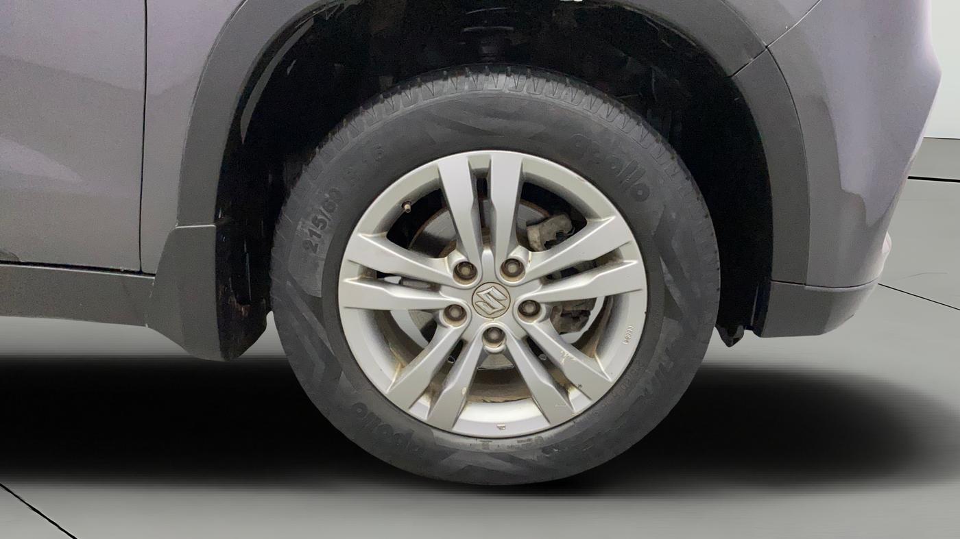 2017 Maruti Vitara Brezza ZDI, Diesel, Manual, 55,359 km, Right Front Wheel
