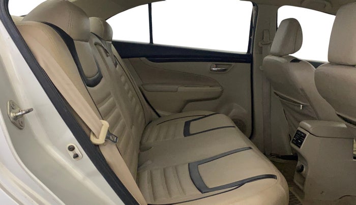 2018 Maruti Ciaz DELTA 1.4 MT PETROL, CNG, Manual, 71,532 km, Right Side Rear Door Cabin