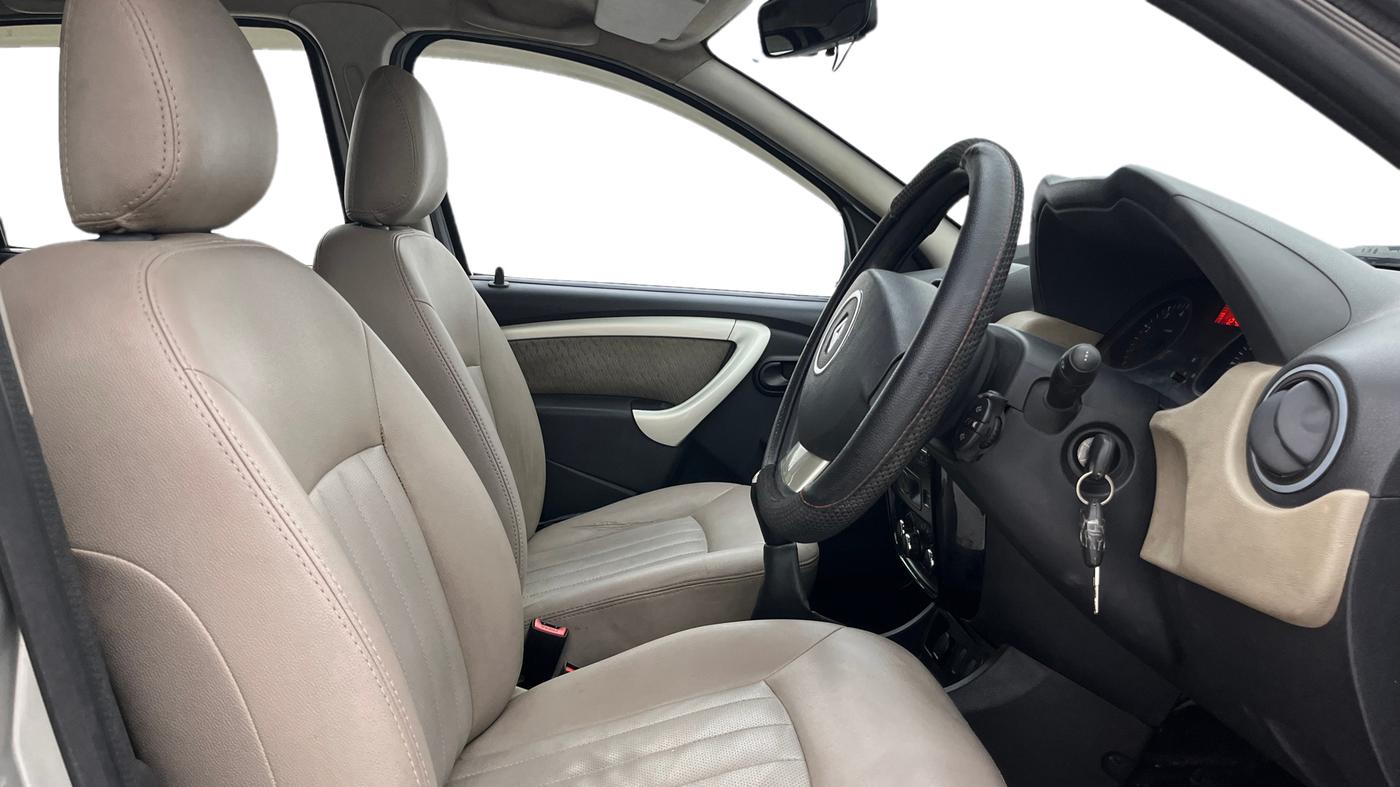 2014 Renault Duster 85 PS RXL DIESEL, Diesel, Manual, 77,143 km, Right Side Front Door Cabin