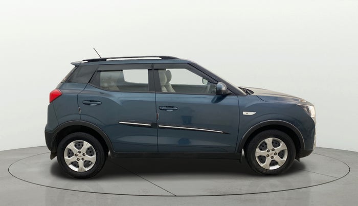 2021 Mahindra XUV300 W6 1.2 PETROL AMT, Petrol, Automatic, 19,551 km, Right Side View