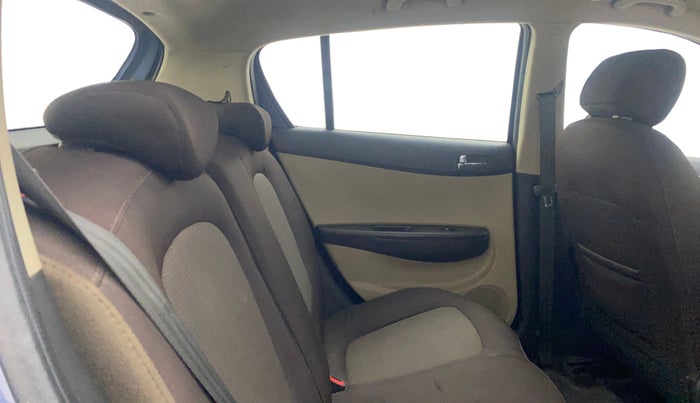 2014 Hyundai i20 SPORTZ 1.4 AT, Petrol, Automatic, 36,575 km, Right Side Rear Door Cabin