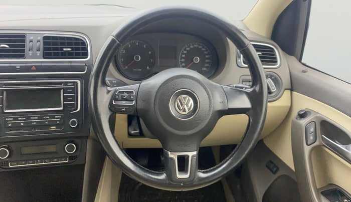 2014 Volkswagen Vento HIGHLINE 1.6 MPI, Petrol, Manual, 1,05,619 km, Steering Wheel Close Up