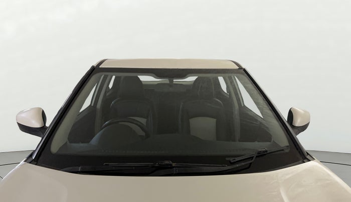 2020 Mahindra XUV300 W4 1.2 PETROL, Petrol, Manual, 76,769 km, Front Windshield