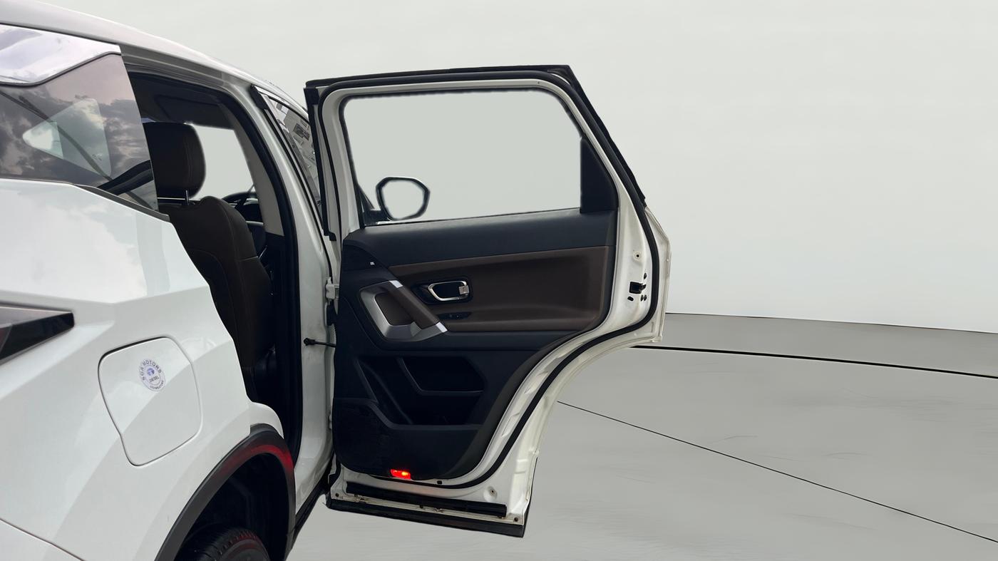 2019 Tata Harrier XZ 2.0L, Diesel, Manual, 80,830 km, RHS Rear Door