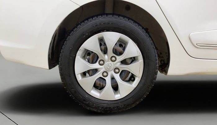 2015 Hyundai Xcent BASE 1.1, Diesel, Manual, 1,17,985 km, Right Rear Wheel
