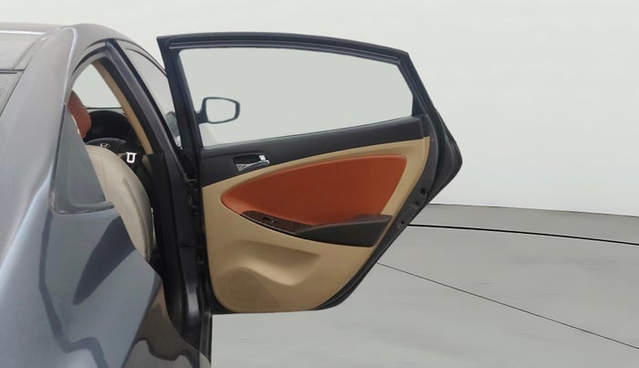 2014 Hyundai Verna FLUIDIC 1.6 CRDI SX, Diesel, Manual, 87,372 km, RHS Rear Door