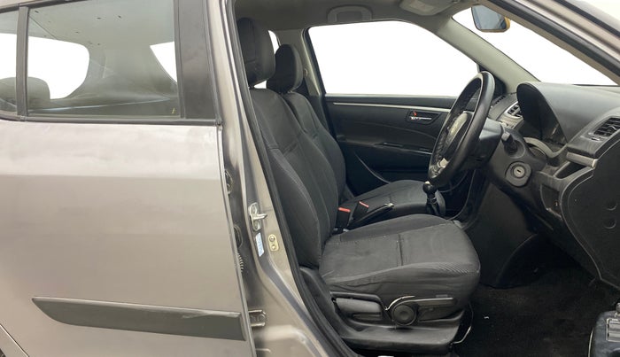 2013 Maruti Swift ZDI, Diesel, Manual, 1,02,438 km, Right Side Front Door Cabin