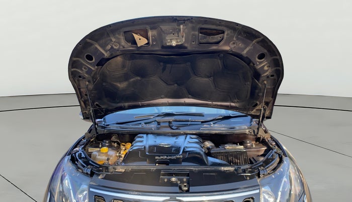 2016 Mahindra XUV500 W10 AT, Diesel, Automatic, 1,00,535 km, Open Bonet