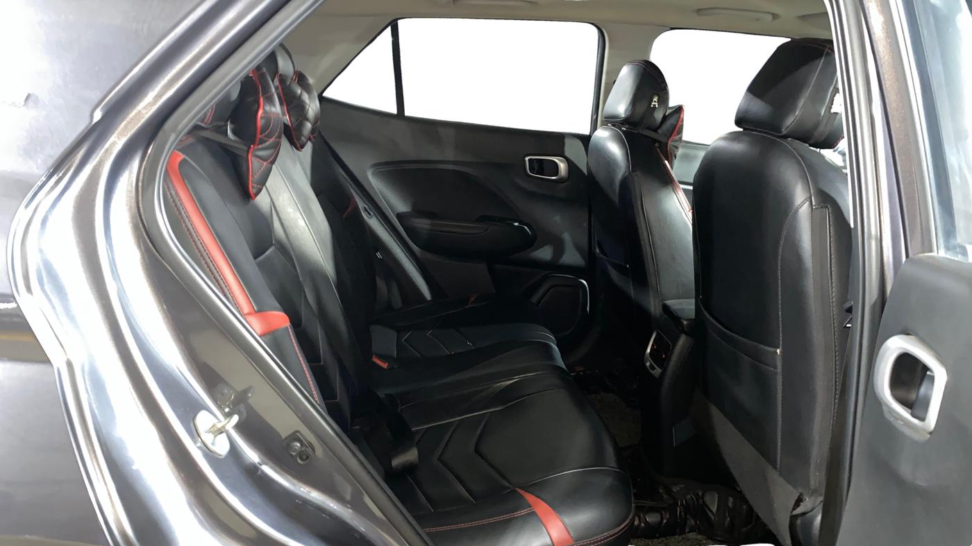 2021 Hyundai VENUE SX PLUS 1.0 TURBO DCT DUAL TONE, Petrol, Automatic, 38,578 km, Right Side Rear Door Cabin