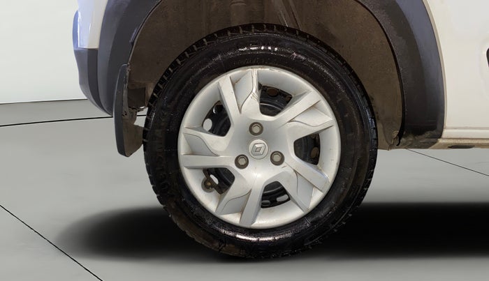 2024 Renault Kwid RXT 1.0 AMT, Petrol, Automatic, 10,574 km, Right Rear Wheel