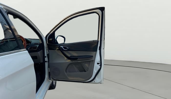 2018 Tata Tiago XZ PETROL, Petrol, Manual, 32,855 km, RHS Front Door