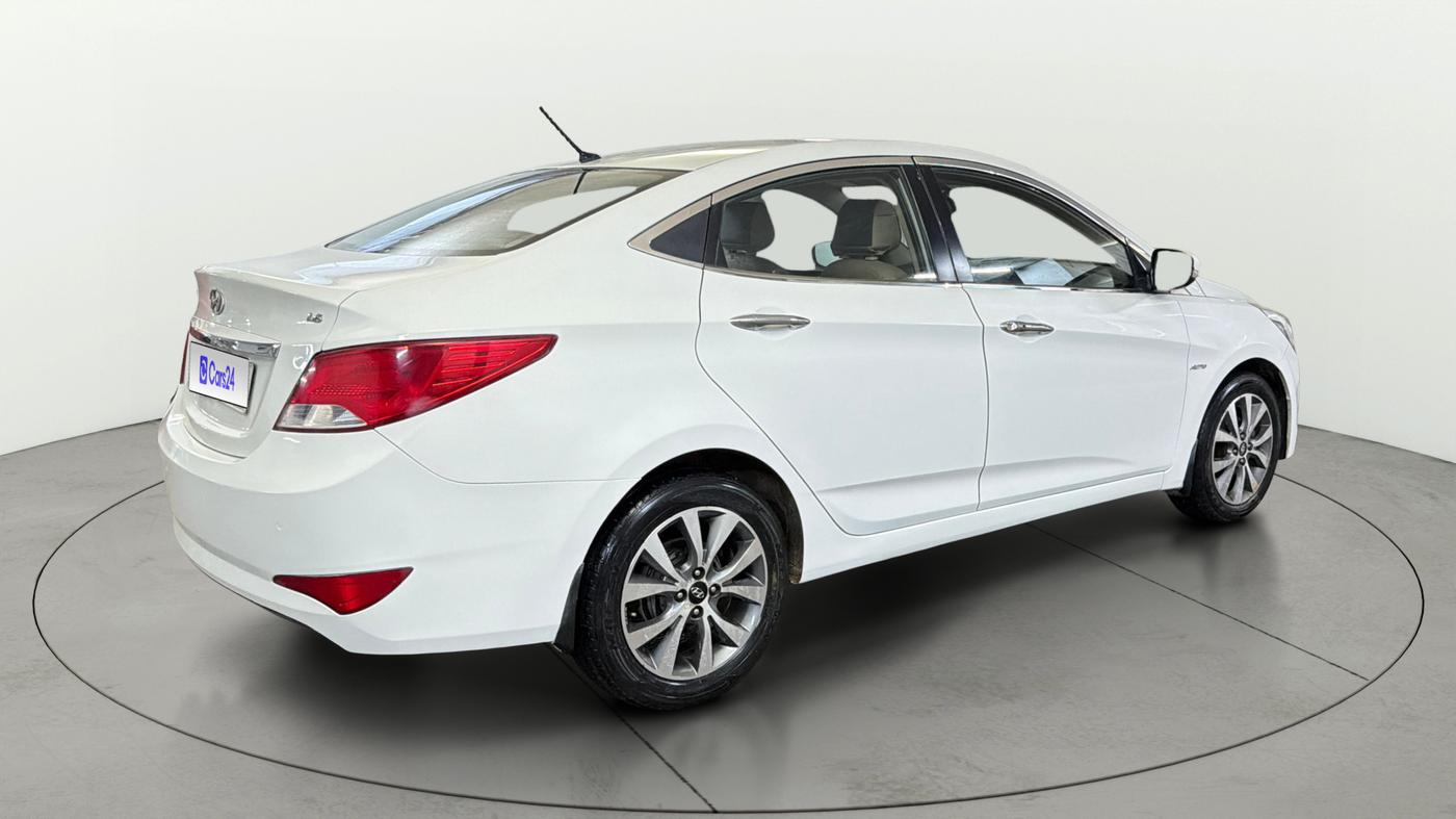 2015 Hyundai Verna FLUIDIC 1.6 VTVT S O AT, Petrol, Automatic, 94,466 km, Right Back Diagonal
