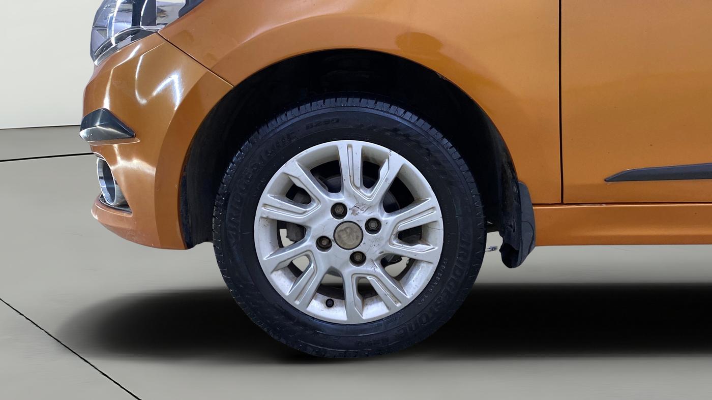 2016 Tata Tiago XZ PETROL, Petrol, Manual, 11,671 km, Left Front Wheel