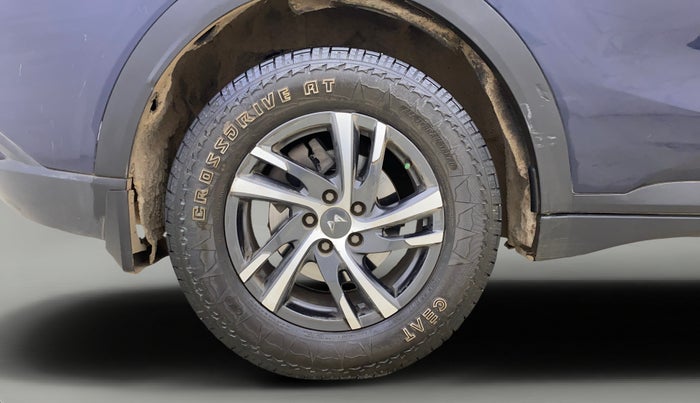 2022 Mahindra XUV700 AX 5 P MT 5 STR, Petrol, Manual, 72,134 km, Right Rear Wheel