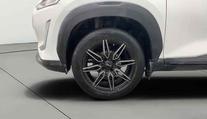 2021 Nissan MAGNITE XL TURBO, Petrol, Manual, 68,494 km, Left Front Wheel