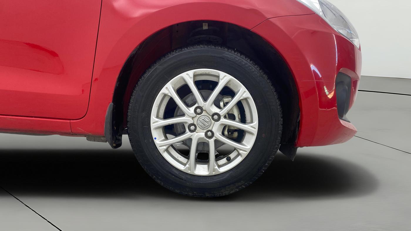 2023 Maruti Swift ZXI CNG, CNG, Manual, 28,512 km, Right Front Wheel
