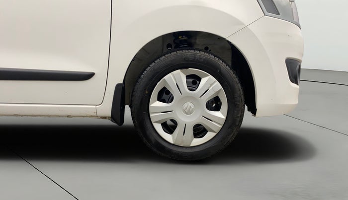 2017 Maruti Wagon R 1.0 VXI AMT, Petrol, Automatic, 39,574 km, Right Front Wheel
