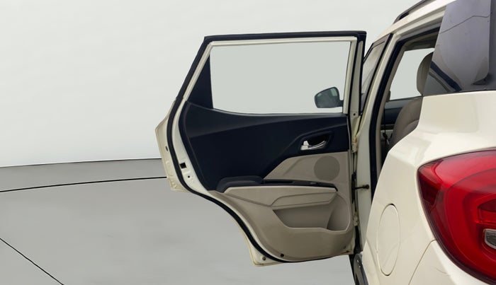 2020 Mahindra XUV300 W8 (O) 1.2 PETROL, Petrol, Manual, 96,681 km, LHS Rear Door