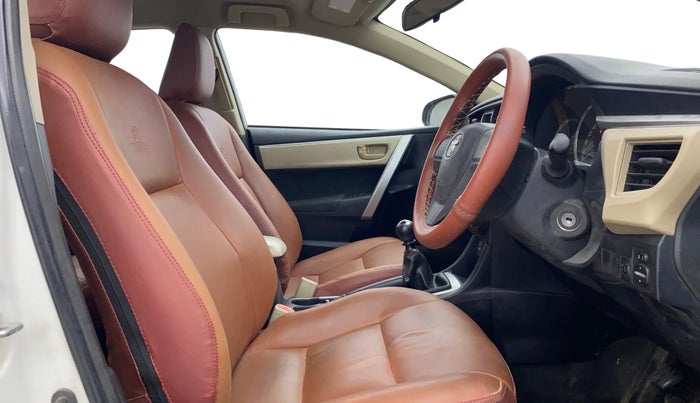 2015 Toyota Corolla Altis JS PETROL, Petrol, Manual, 84,825 km, Right Side Front Door Cabin