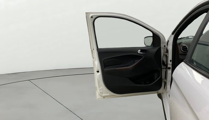 2018 Ford FREESTYLE TITANIUM PLUS 1.5 DIESEL, Diesel, Manual, 50,954 km, LHS Front Door