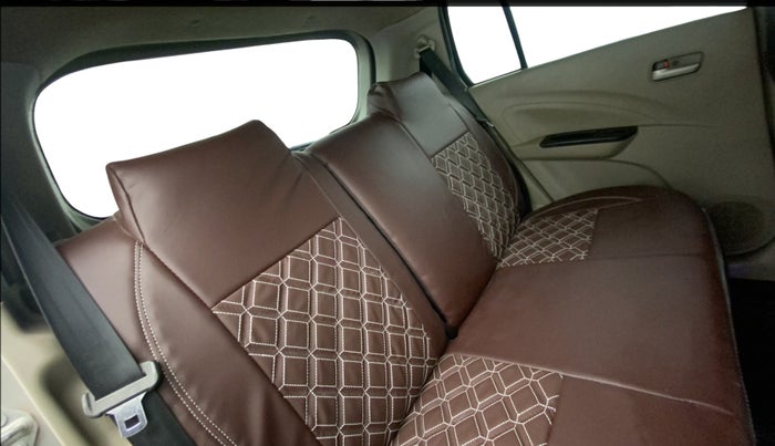 2015 Maruti Celerio ZXI, Petrol, Manual, 1,20,948 km, Right Side Rear Door Cabin