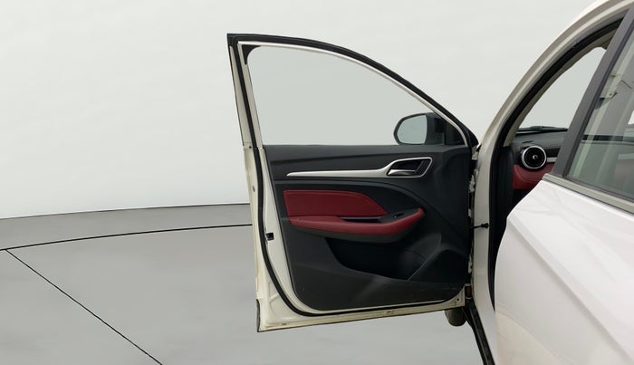 2022 MG ASTOR SAVVY 1.3 TURBO AT S RED, Petrol, Automatic, 27,333 km, LHS Front Door